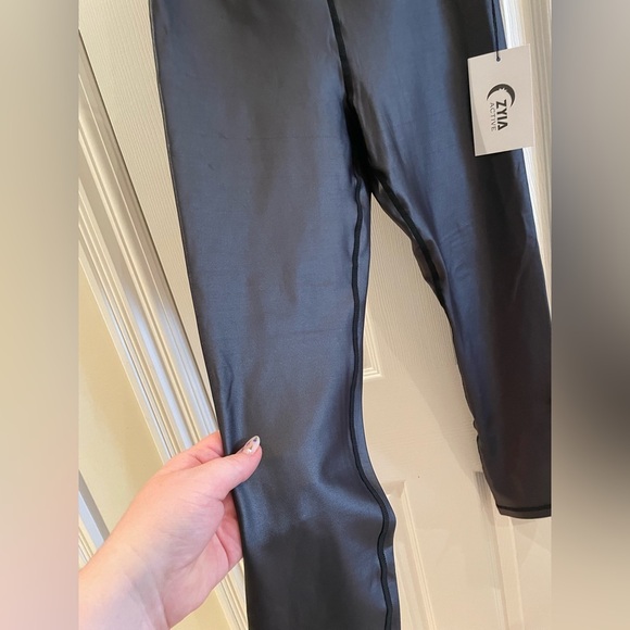 Black metallic Zyia leggings - Picture 2 of 5